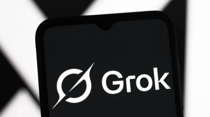 Grok, chatbot-ul lui Elon Musk, a luat-o razna. Oferea răspunsuri controversate despre "genocidul albilor"