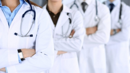 Țările bogate ar trebui să plătească pentru medicii români, spune profesorul Dorel Săndesc