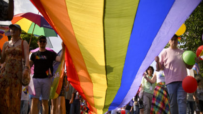 Zeci de mii de persoane vor participa la marşul Pride din Budapesta, sfidând interdicţia