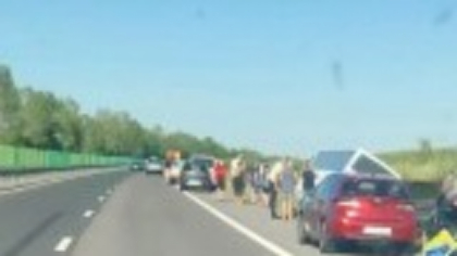 Un autocar s-a răsturnat pe autostrada A2. A fost activat Planul Roşu de Intervenţie
