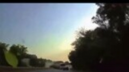 Accident mortal pe centura Bucureștiului. Momentul în care un TIR rupe parapetul și strivește o mașină pe contrasens. VIDEO