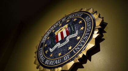 Atac asupra sediului FBI din Pittsburgh: un suspect, arestat după ce a intrat cu mașina în poarta clădirii