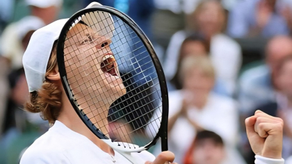 The King: Jannik Sinner a câștigat, în premieră, turneul de la Wimbledon. Carlos Alcaraz, fără replică în fața italianului