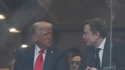 Trupa de heavy metal Gwar a decapitat un manechin Elon Musk și l-a „ucis” pe Donald Trump. Totul s-a petrecut pe scenă, la un concert din SUA | VIDEO