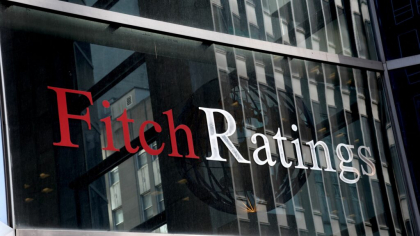 Agenția de rating Fitch: Măsurile luate de Guvernul Bolojan vor pune presiune asupra creşterii economice, dar vor crește și inflația