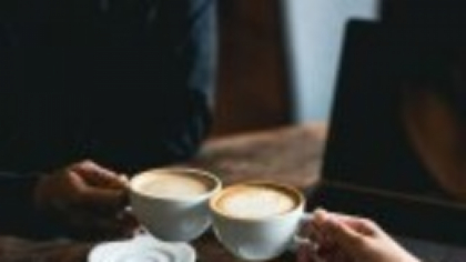 Cafeaua îți poate prelungi viața, dar depinde cum o bei. Când devine un risc pentru organism