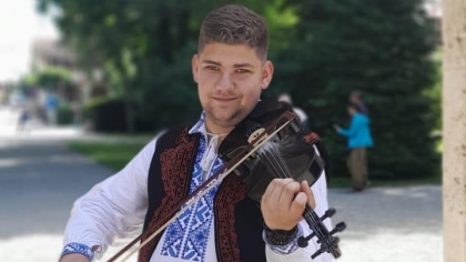 Tânăr electrocutat mortal când cânta la vioară