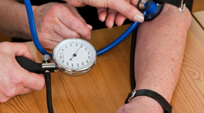 Cardiologii avertizează pe oamenii cu hipertensiune arterială să nu mai facă acest lucru