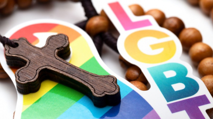 Curtea Supremă a SUA a decis că elevii pot refuza, din motive religioase, participarea la ore în care li se citesc povești LGBTQ