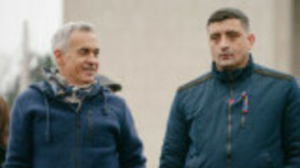 Reuters: O victorie a lui Simion ar putea izola România şi ar alunga investitorii străini