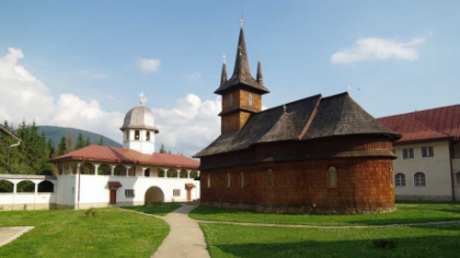 VIDEO Mănăstirea din România pe care tot mai mulți turiști merg să o viziteze: Se află într-o zonă de vis