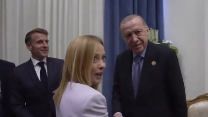 Erdogan: „Arăți minunat, dar trebuie să te lași de fumat”. Macron: „E imposibil!” Replica Giorgiei Meloni