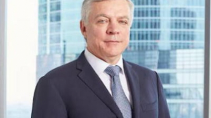 Vicepreședintele unui gigant petrolier din Rusia a căzut de la etajul 17. Lucra pentru colegul lui Putin din KGB. "Petroliștilor ruși, când se apropie de ferestre, le cedează picioarele."
