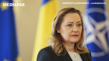 Un nou scandal înainte de alegeri: Lasconi publică fotografii despre care spune că ar fi de la o întâlnire a lui Nicuşor Dan şi Ponta cu Florian Coldea. Reacţia lui Nicuşor Dan: Pozele pe care le-a postat Elena Lasconi sunt un fals grosolan. Ponta: Fake news! Nu m-am întâlnit niciodată cu Nicuşor Dan într-o casă privată sau în alt loc, cu excepţia dezbaterii de la TVR