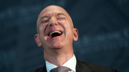 „Imperiul Bezos” îşi intinde bogăţiile peste apele Veneţiei: O nuntă de lux cu vedete, super-iahturi şi proteste aprinse într-un oraş asediat de elita globală