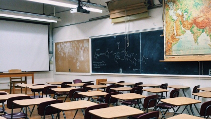Educația teatrală, materie obligatorie în clasa a XI-a, educația sexuală nu este în programa școlară