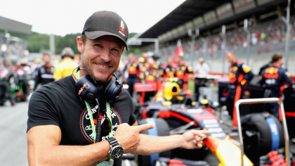 A murit Felix Baumgartner! Sportivul s-a prăbușit cu parapanta într-o piscină din Italia