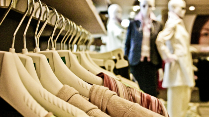 Comoara din geaca second-hand. Ce a găsit un bărbat într-o haină cumpărată de la vechituri