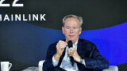 Fostul CEO Google avertizează: „IA poate învăța cum să ucidă pe cineva”