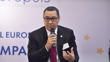 Victor Ponta dă lecții candidaților rămași în cursă
