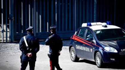 Român căutat de autorități în Italia. A furat trei mașini și a lovit un polițist