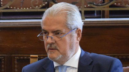 Adrian Năstase bagă bățul prin gardul coaliției: „PSD pare a fi a cincea roată la căruţa guvernării”