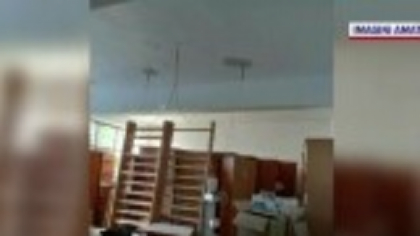 Elevi din Galați învață într-o școală aflată încă în șantier. Părinții au fost chemați la curățenie, deși primăria are bani