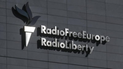 Trupa americană R.E.M. va lansa o reeditare a single-ului „Radio Free Europe” pentru a sprijini trustul, pe fondul presiunilor din partea lui Trump VIDEO