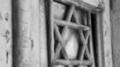 Un comediant celebru, judecat pentru o memă considerată antisemită. A fost eliberat pe cauțiune