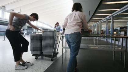 SUA renunță la regula descălțării în aeroporturi, introdusă pentru pasageri încă din 2006
