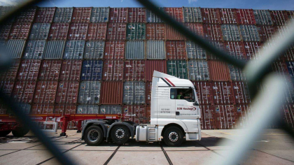 Războiul tarifar împinge firmele americane în zone libere: Soluția pentru a evita taxele este amânarea plății