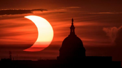Fenomen ciudat pe cer, numit și „eclipsa echinocțiului”. Unii oameni vor putea vedea un „răsărit în formă de semilună” în acest weekend