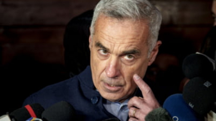 Călin Georgescu, trebuie să se prezinte astăzi la Poliția Buftea. Fostul candidat se află sub control judiciar și este trimis în judecată în două dosare