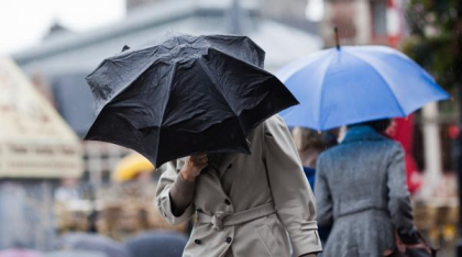 Vremea se răcește brusc și vin ploile. Prognoza meteo pentru următoarele două săptămâni