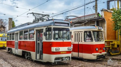 Sute de bucureșteni s-au plimbat cu tramvaiele istorice de 1 Mai