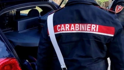 Românul, criminal în serie din Italia, care a ucis două prostituate românce ar putea să fi ucis încă o femeie. Indiciul este o pereche de chiloți găsită în grădina sa