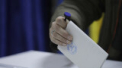 O româncă a mers să voteze în Londra deși instanța i-a interzis. Ce se întâmplă cu femeia