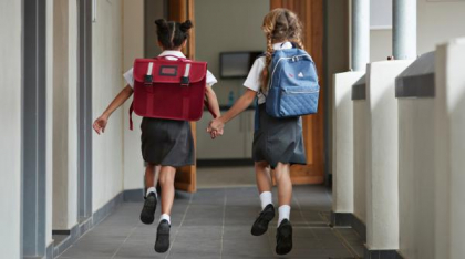 Materie nouă în școli: „Educaţia pentru nonviolenţă şi relaţii sănătoase” ar putea deveni disciplină obligatorie începând din gimnaziu