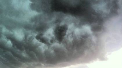 Ploi torențiale, vânt puternic și grindină: Cod galben și instabilitate meteo în aproape toată țara