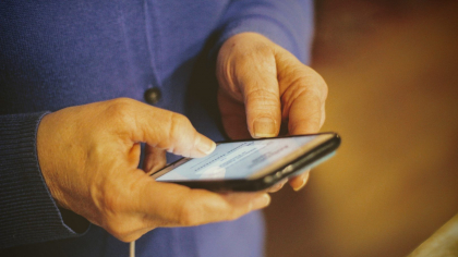 Nu mai da vina pe telefon! Aplicația care îți omoară bateria fără să știi