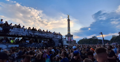 Val de spitalizări în timpul unui festival celebru din Berlin. Cel puțin 13 oameni sunt în stare critică