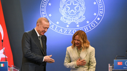 Summitul privind Fâșia Gaza din Egipt are o nouă misiune: s-o convingă pe Giorgia Meloni să se lase de fumat / „Nu vreau să omor pe cineva”, a spus Meloni