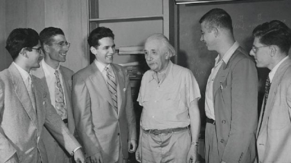 Remușcările lui Einstein în legătură cu bomba atomică sunt scoase la licitație. Ce mai conține scrisoarea anti-război a fizicianului