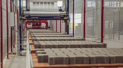 Piaţa pavelelor şi dalelor din beton a urcat la 215 mil. euro în 2024. Elis Pavaje are o cotă de 22%