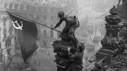 Pregătiri la Moscova pentru Ziua Victoriei. Putin construiește o replică în mărime naturală a Reichstagului