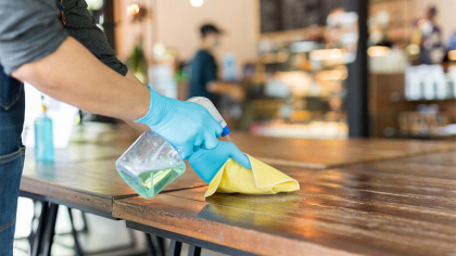 Trucul natural care elimină praful și dezinfectează casa în doar un minut, fără chimicale sau efort