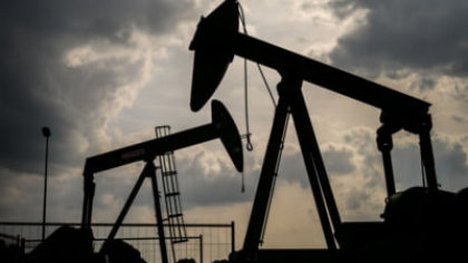 Rusia vrea să mute și mai multe bani obținuți din petrol în fondul de rezervă al țării. Mișcarea surprinzătoare a Moscovei, care simte presiunile occidentale