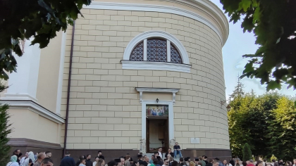 Conflict între reprezentanții celor două biserici ortodoxe din Ucraina la Catedrala Mitropolitană ‘Pogorârea Sfântului Duh’ din Cernăuți