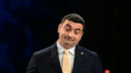 Politico: ”Simion vrea o coaliție largă. Mult succes cu asta. Favoritul de extremă dreapta vrea coaliție și cu Nicușor Dan”