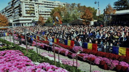 Aproape 70.000 de pelerini au trecut pe la racla cu moaştele Sfintei Cuvioase Parascheva